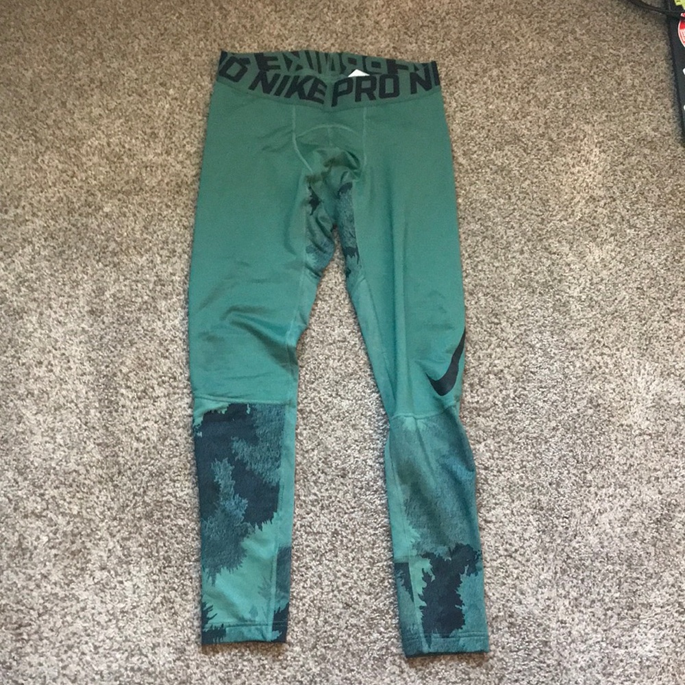 Nike compression leggings